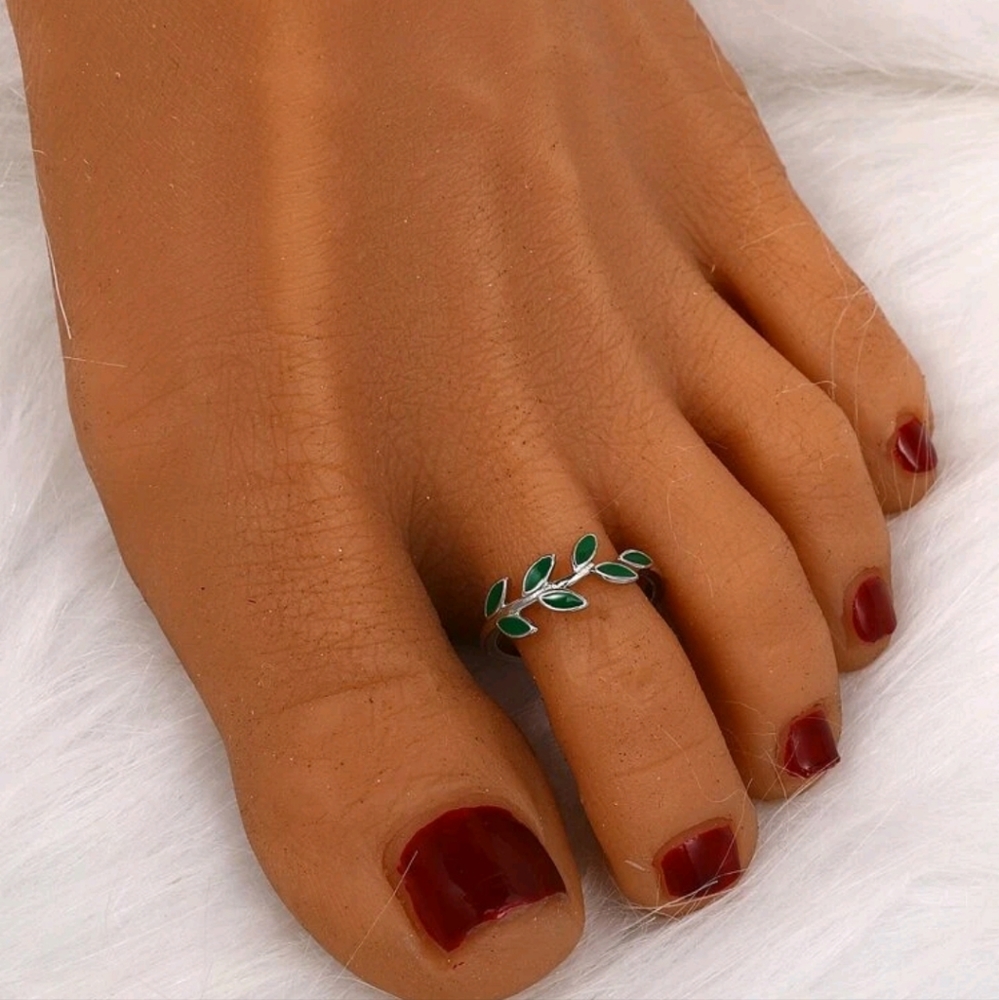 Green Leaf Garland Style Toe Ring, adjustable - Picture 4 of 5